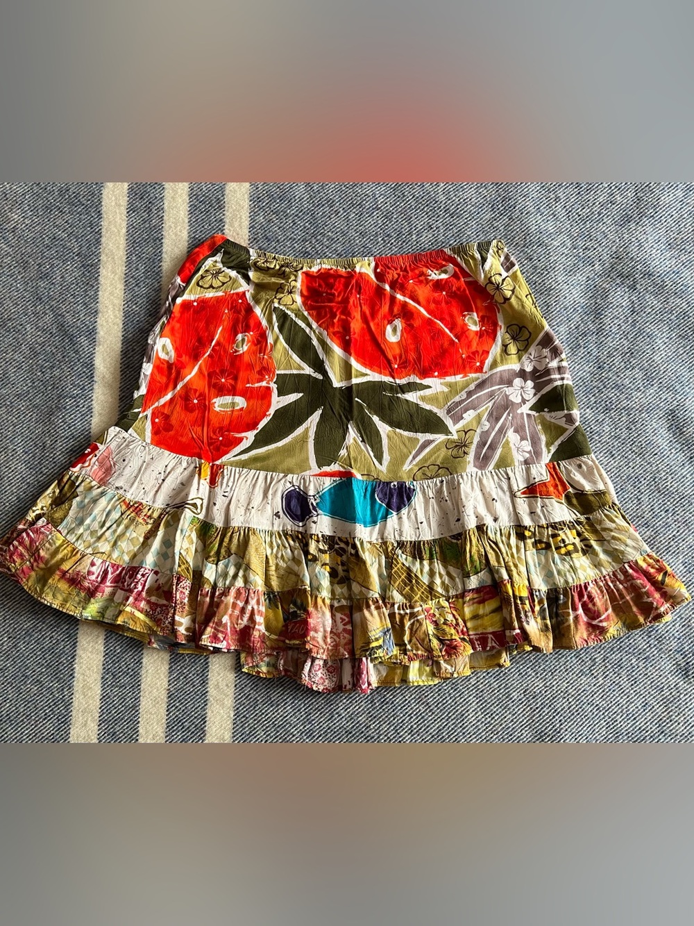 Jams World skirt, Island Oasis pattern size large